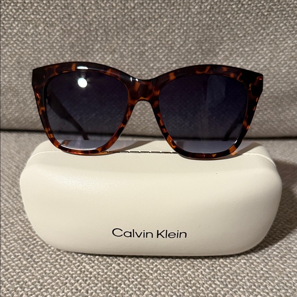 Calvin Klein Accessories - Calvin Klein Tortoise Shell Sunglasses With Case NWOT MSRP $110